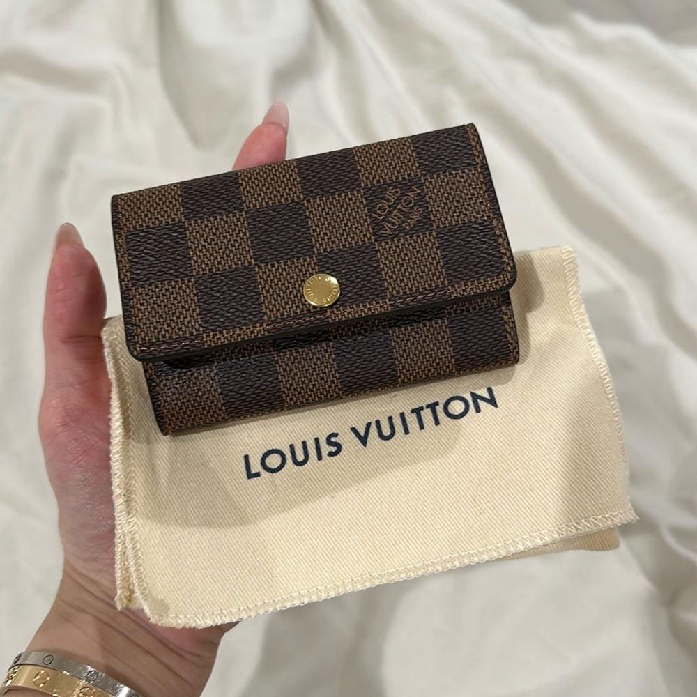 BRAND NEW Louis Vuitton Key Holder